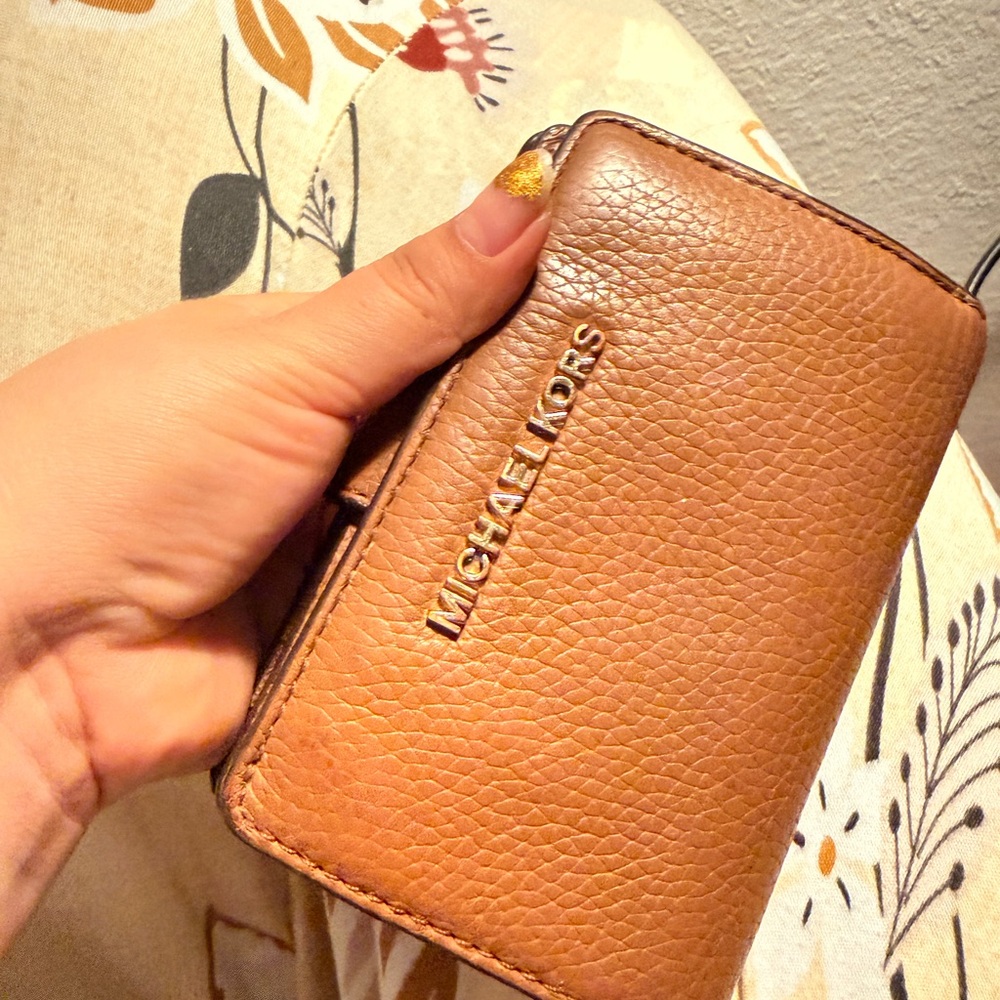 Michael Kors Brown Leather Card Holder - Picture 2 of 16